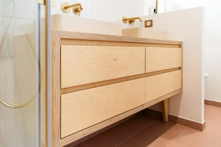 Menuiseries du Cotentin - Résidence secondaire - Zoom Meuble salle de bain bouleau